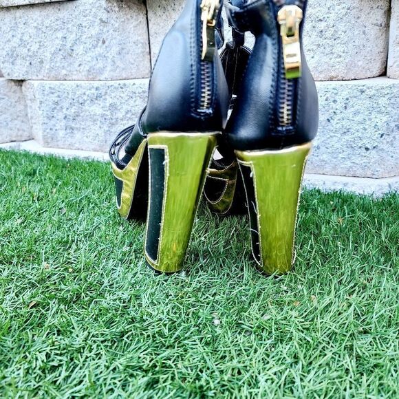 Qupid women's open toed black & gold platform heels - Picture 14 of 16